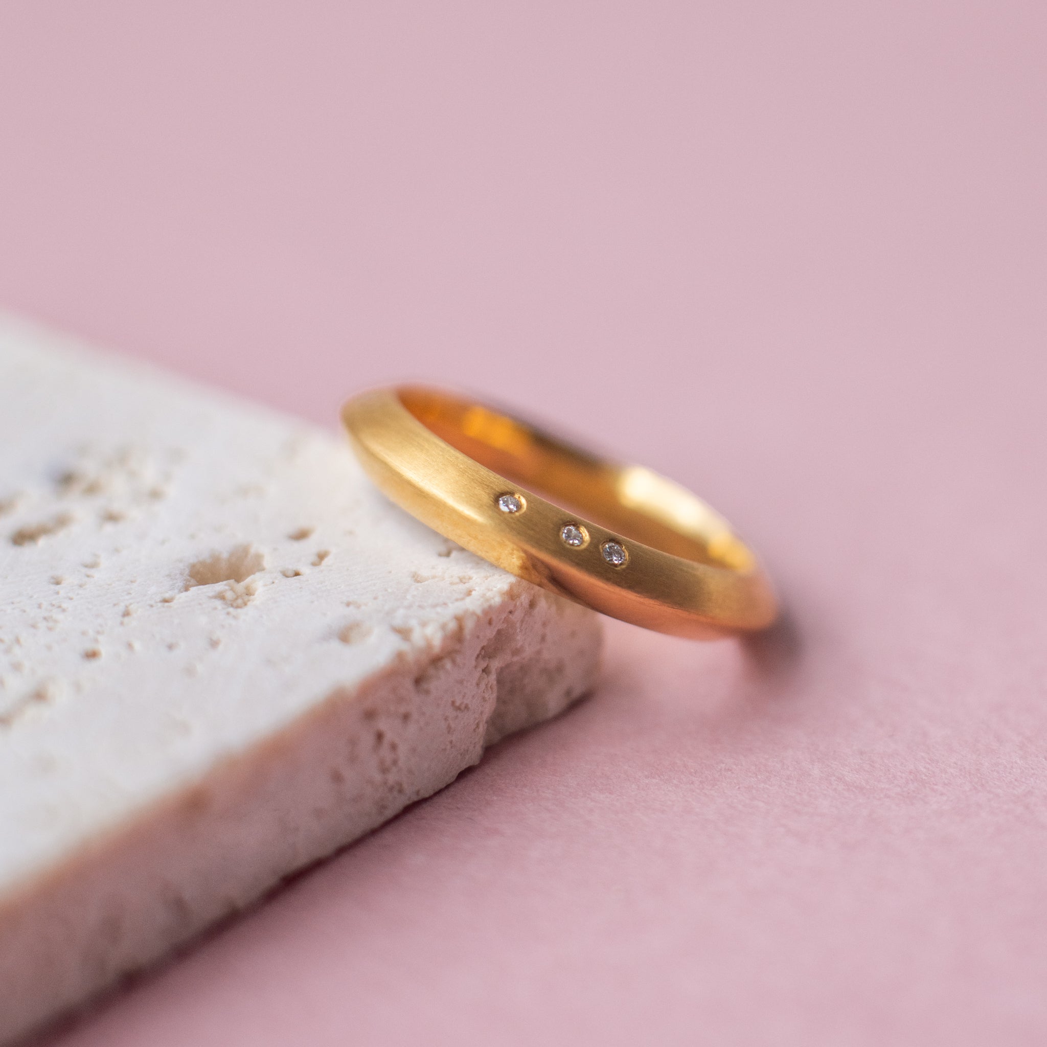 Ring Gold Light & Shadow